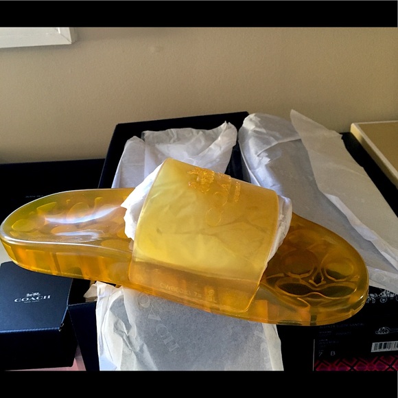 Coach Ulyssa Slides - Picture 4 of 8